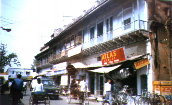 The west end entrance of Abu Lane